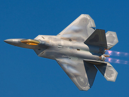 Многоцелевой Истребитель F-22 Raptor